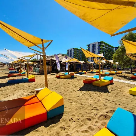 Sunshine Place Pool & Mamaia Nord Apartmán