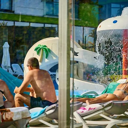 شقة Sunshine Place Pool & Mamaia Nord 3*