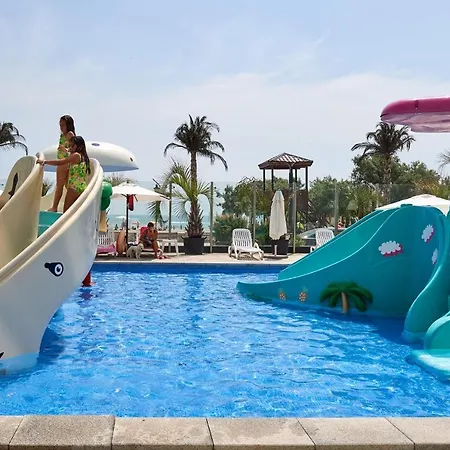 Sunshine Place Pool & Mamaia Nord 3* Năvodari