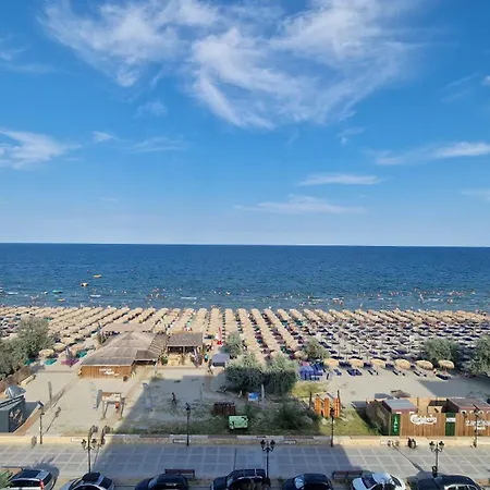 شقة Sunshine Place Pool & Mamaia Nord 3*