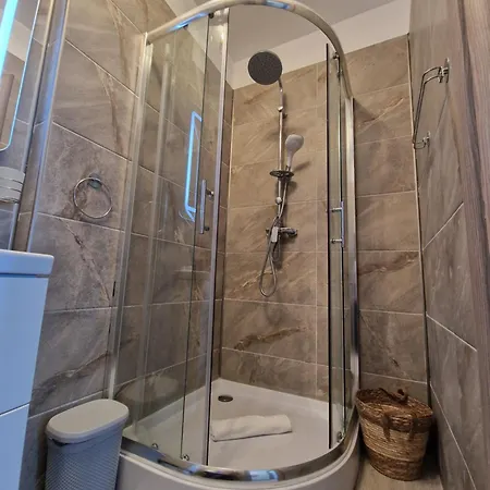 Sunshine Place Pool & Mamaia Nord 3*