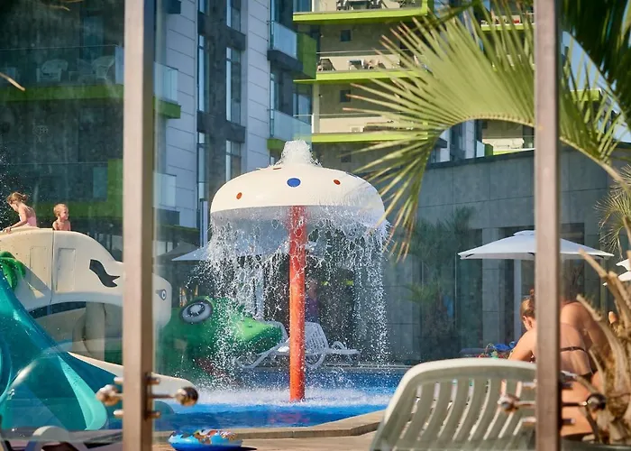 Sunshine Place Pool & Mamaia Nord Năvodari