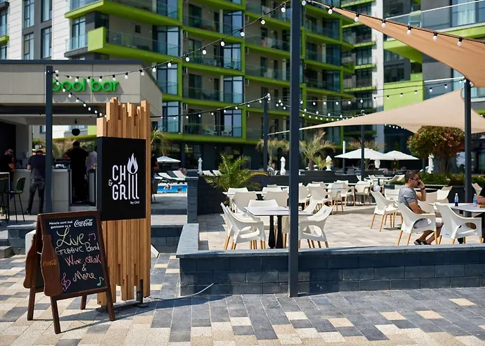 Sunshine Place Pool & Mamaia Nord Appartamento