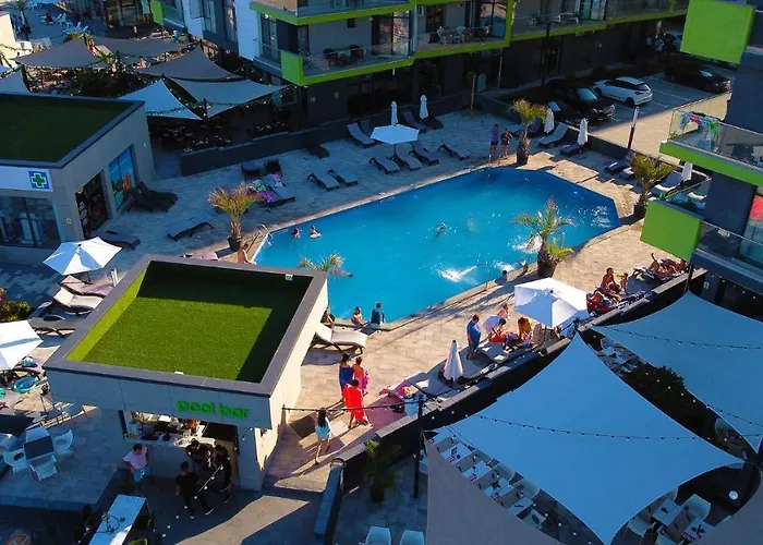 Appartamento Sunshine Place Pool & Mamaia Nord 3*