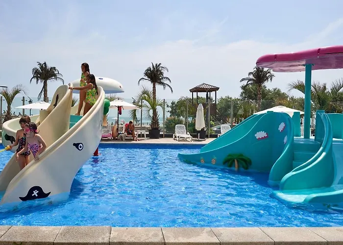Sunshine Place Pool & Mamaia Nord 3* Năvodari