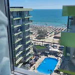 Sunshine Place Pool & Mamaia Nord 3* Navodari