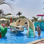 Sunshine Place Pool & Mamaia Nord 3*