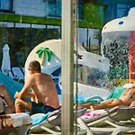 Apartment Sunshine Place Pool & Mamaia Nord 3*
