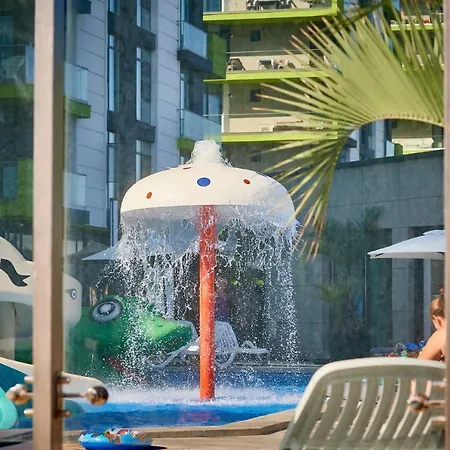 Sunshine Place Pool & Mamaia Nord Navodari