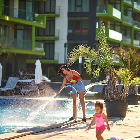 Sunshine Place Pool & Mamaia Nord