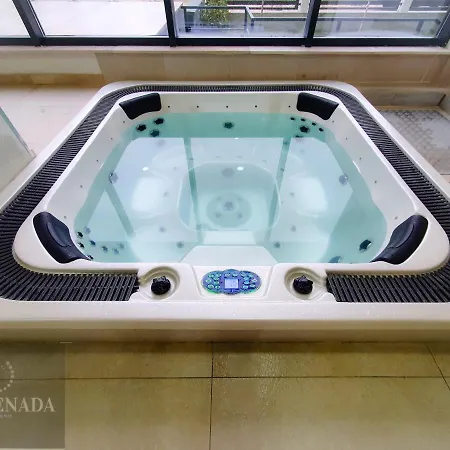 Sunshine Place Pool & Mamaia Nord