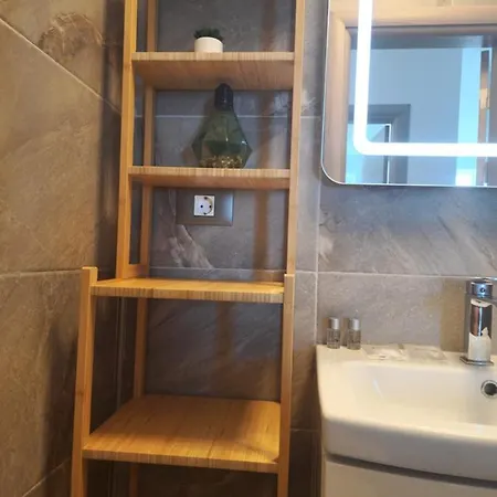 Sunshine Place Pool & Mamaia Nord Apartament