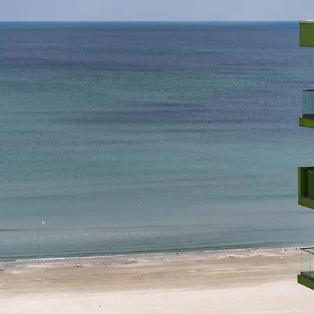 Sunshine Place Pool & Mamaia Nord