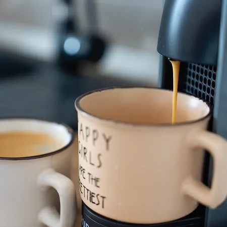 Sunshine Place Pool & Mamaia Nord 3*