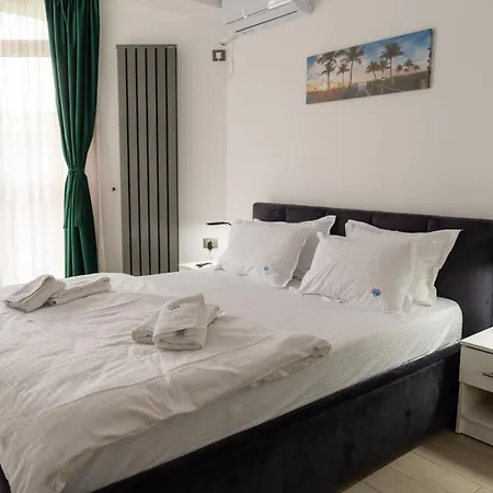 Sunshine Place Pool & Mamaia Nord Navodari