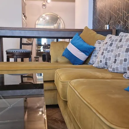 Sunshine Place Pool & Mamaia Nord Apartment Navodari