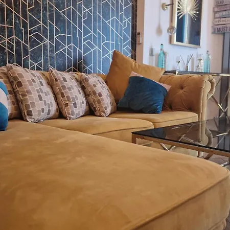 Sunshine Place Pool & Mamaia Nord