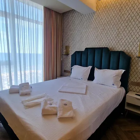 Sunshine Place Pool & Mamaia Nord Apartment Navodari