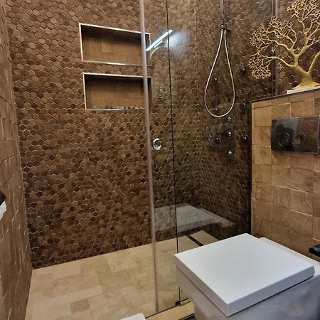 Sunshine Place Pool & Mamaia Nord