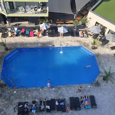 Sunshine Place Pool & Mamaia Nord Navodari