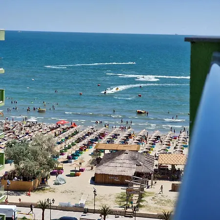 Sunshine Place Pool & Mamaia Nord Navodari