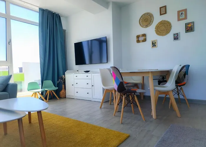 Sunshine Place Pool & Mamaia Nord