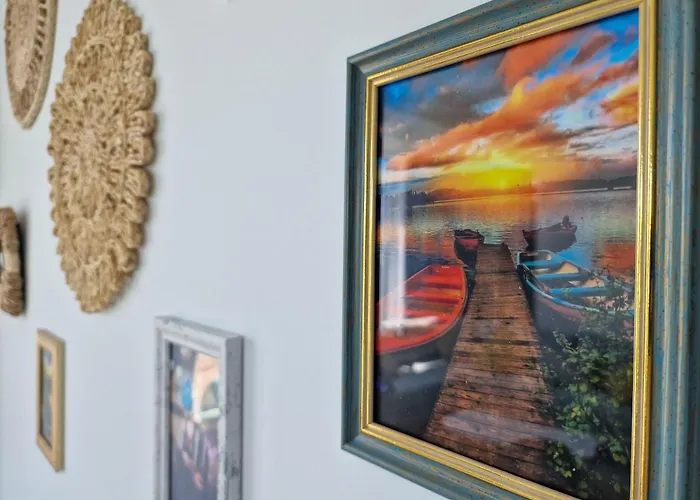 Sunshine Place Pool & Mamaia Nord Apartman 3*