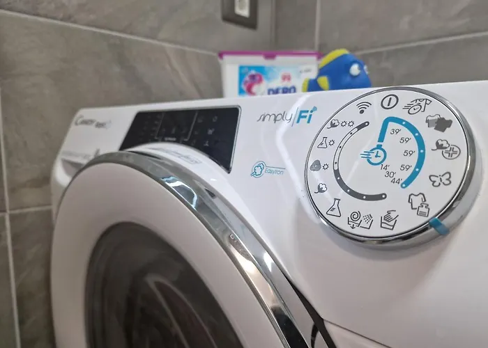 Apartman Sunshine Place Pool & Mamaia Nord 3*