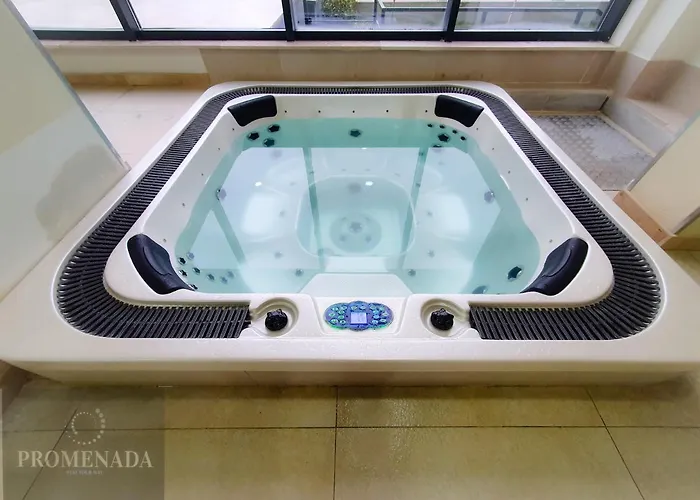 Sunshine Place Pool & Mamaia Nord