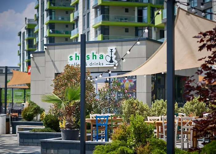 Sunshine Place Pool & Mamaia Nord Apartman