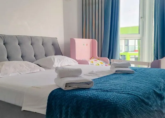 Sunshine Place Pool & Mamaia Nord Apartman