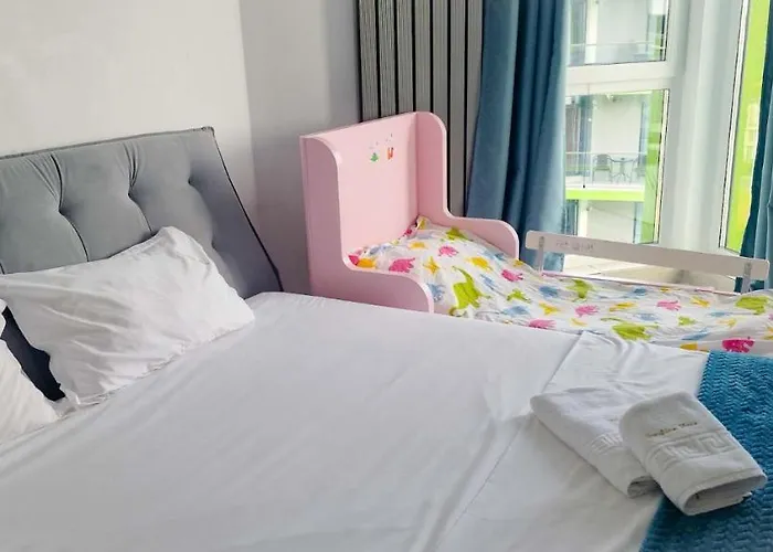 Sunshine Place Pool & Mamaia Nord