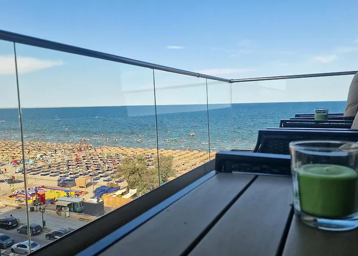 Apartman Sunshine Place Pool & Mamaia Nord 3*