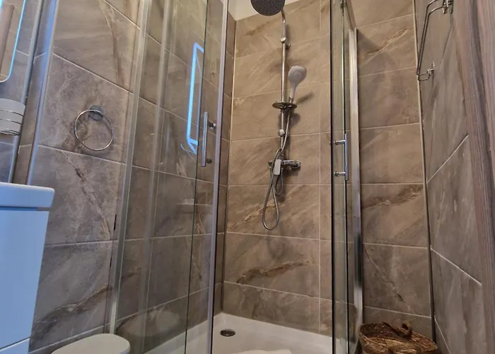 Sunshine Place Pool & Mamaia Nord 3*